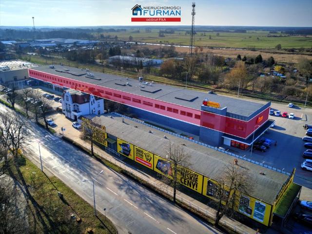 Do sprzedania przestronne 2892 m² z możliwością adaptacji na 45 mieszkań