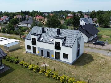 Nowoczesny bliźniak 131 m2 z garażem i elewacją