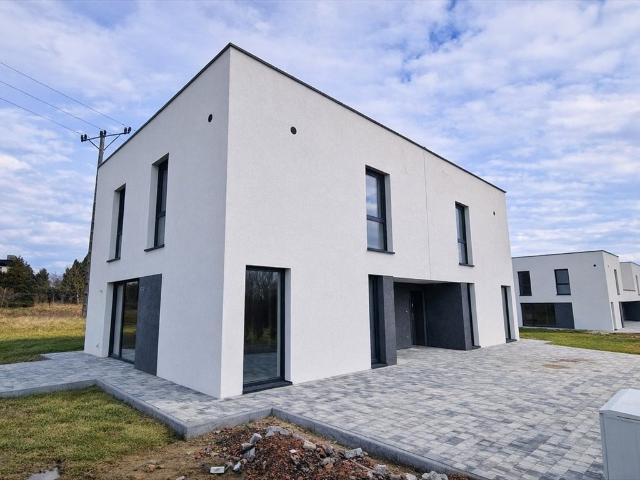 Nowoczesny dom 99,25 m2 z ogródkiem, bez garażu