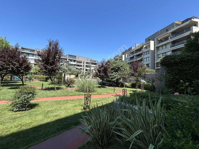D0ğa Meşe Park Sitesinde Satılık 4+1 Bahçe Katı