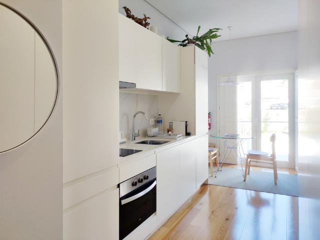 D858 | AC & balcony | comfort near downtown