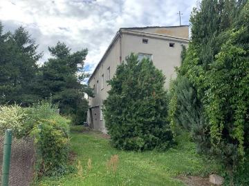 Dom wielorodzinny z potencjałem inwestycyjnym, 180 m2