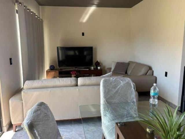 D* Casa con 180 m² superficie de terreno y 4 habitaciones en venta en Lomas de Cortes