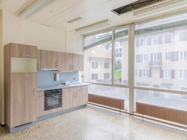 Dépôt, stockage de 100 m2 à louer au Locle