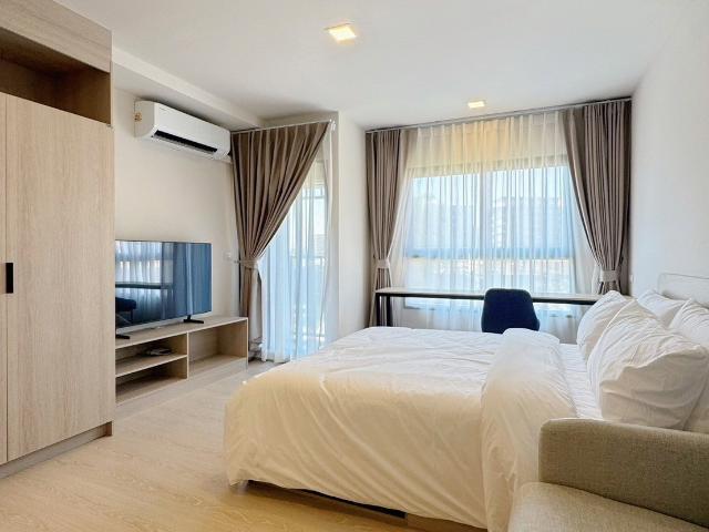 dcondo Shine Rangsit คอนโดพร้อมอยู่ใกล้ ม.ธรรมศาสตร์ 26 ตร.ม. มี Shuttle Bus รับ ส่งถึงหน้ามอ ปลอดภัย ไร้กังวล เริ่ม 1.79 ลบ.*Line: @wsrcondo