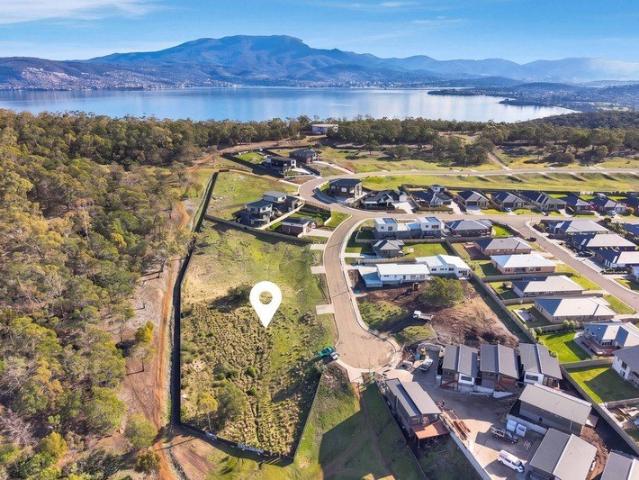 DA approval for three townhouses