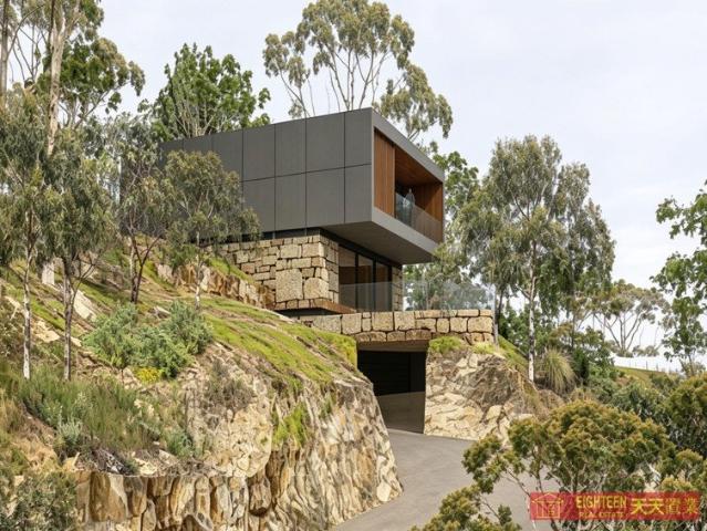 DA approved to build a luxurious 4 bedroom, 4 bathroom freestanding house