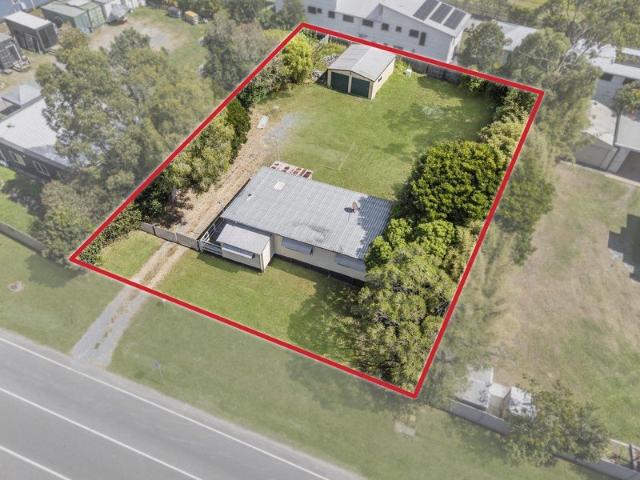 DA Approved Development for 4 townhouses on 1,335m2 Prime Position Opposite Canterbury College