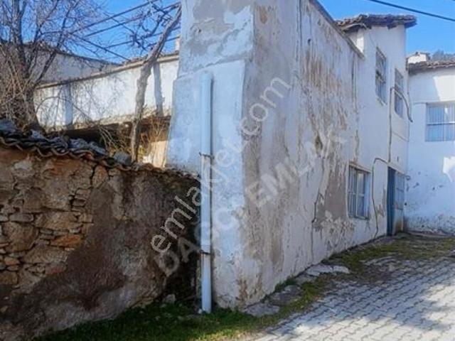 Dağcı Emlak Buldan Helvacılarda Manzaralı Satılık Müstakl Ev