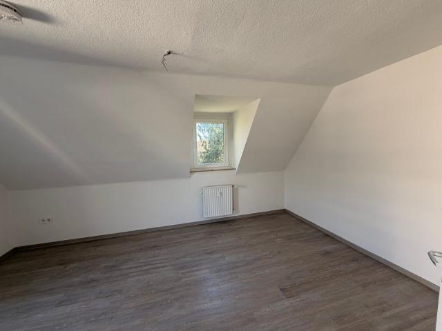 Da kommt man gern Heim. Ansprechende 1,5 Raum DG Wohnung mit Panoramabalkon
