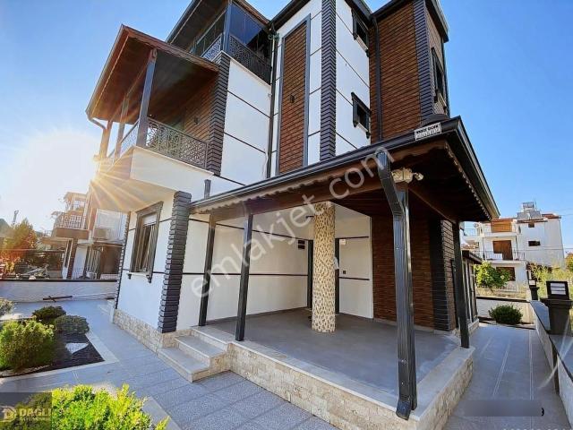 Dağlı !gayrimenkul'den Sıfır 4+1 Müstakil Lüks Yapım Villa !