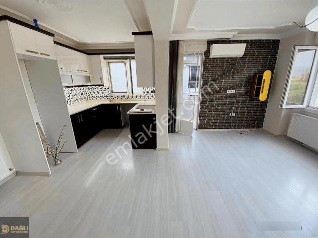 Dağlı !gayrimenkul'den 3+1 Cadde'üzeri Özel'otoparklı Daire!