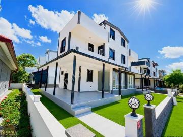 Dağlı !gayrimenkul'den 3+1 Denize 100 Metre Fırsat Villa !