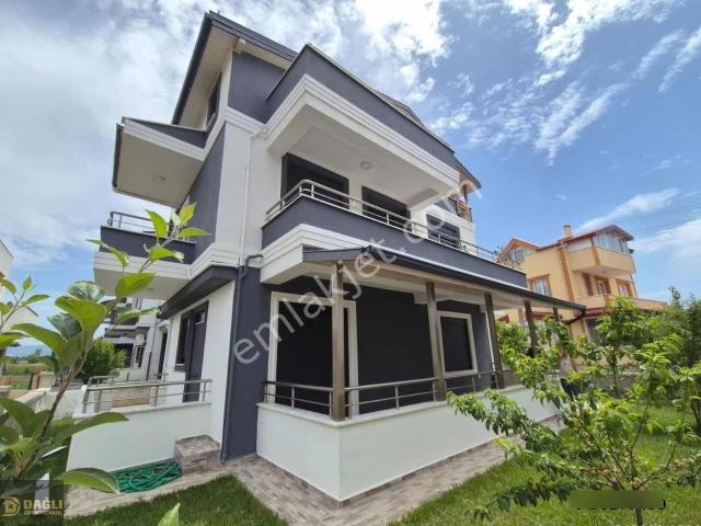 Dağlı gayrimenkul'den 4+1 Denize Yakın Modern Yapım Sıfır Villa