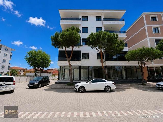 DAĞLI !GAYRİMENKUL'DEN3+1 CADDEÜZERİARAKATSIFIRDAİRE!
