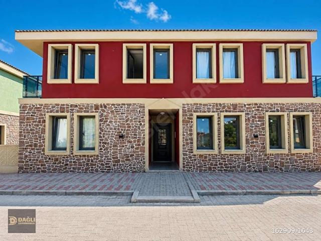 DAĞLI GAYRİMENKUL'DENMERKEZİ KONUMDA2+1TAŞYAPIMDAİRE