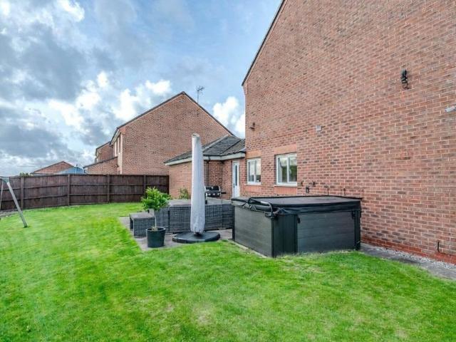 Dam Wood Close, Chorley PR7, 4 bed property to rent, £1,900 pcm | PrimeLocation
