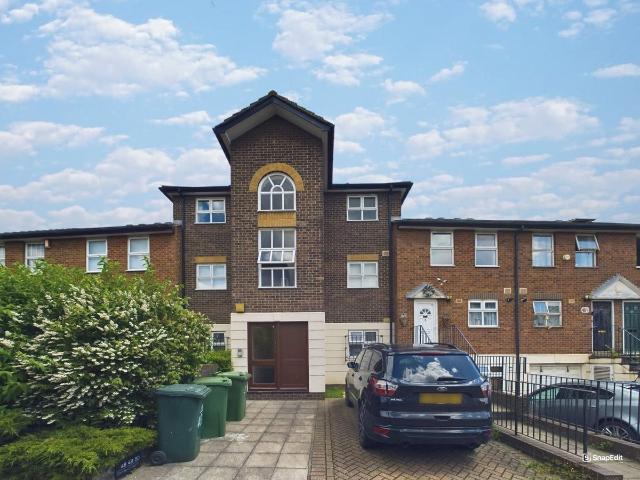 Damask Crescent, Newham, London E16, 2 bed flat to rent, £1,900 pcm | PrimeLocation