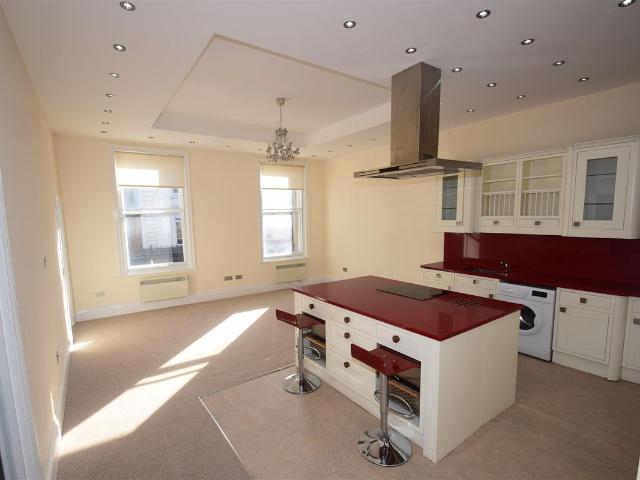 Dame Alice Street, Bedford MK40, 2 bed flat to rent, £950 pcm | PrimeLocation