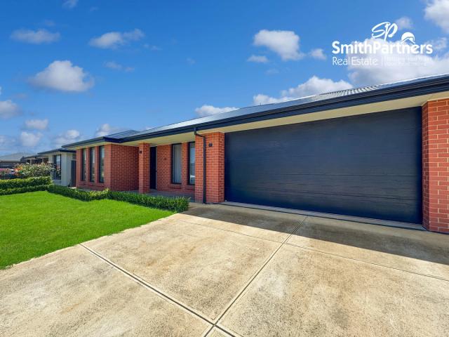 Damien Delight Luxury Living On A Grand Scale!