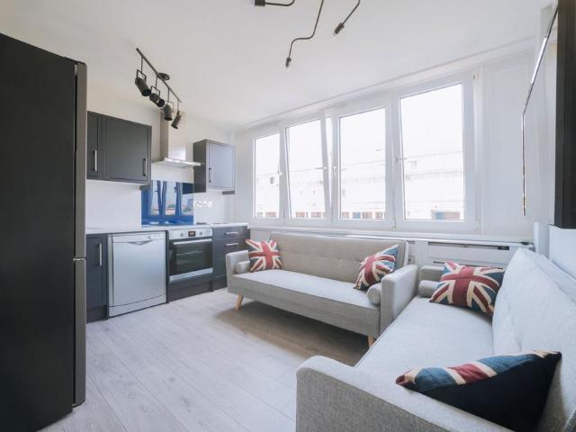 Damilola Taylor Centre, 1 East Surrey Grove, London, SE15 6DR, United Kingdom | 5 bed duplex for rent #138222294 | Rentberry