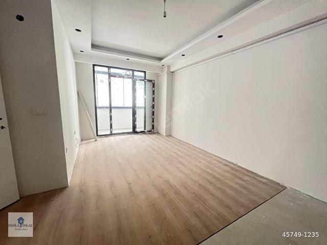 DAMLA'DAN FEVZİÇAKMAK'TA SATILIK BALKONLU 2+1 60M2 YÜKSEK GİRİŞ