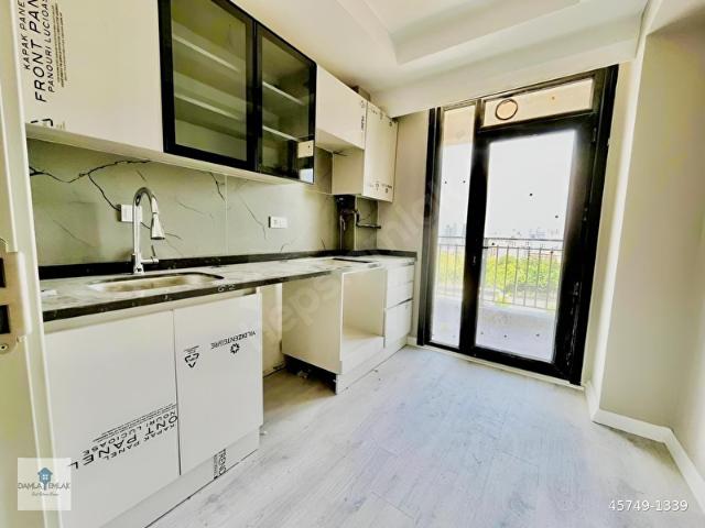 DAMLA'DAN HALKALI'DA BUTİK SİTEDE SATILIK 3+1 OTOPARKLI 3.KAT