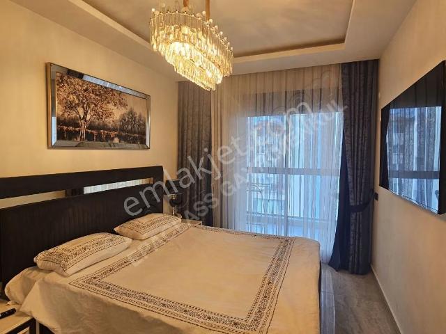 Damlataş Mevkiinde Aktiviteli Sitede Kiralık Eşyalı Daire