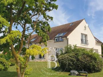 Dammartin En Serve Maison de 300 m² habitables Parc 1,1. 300m² Dammartin en Serve