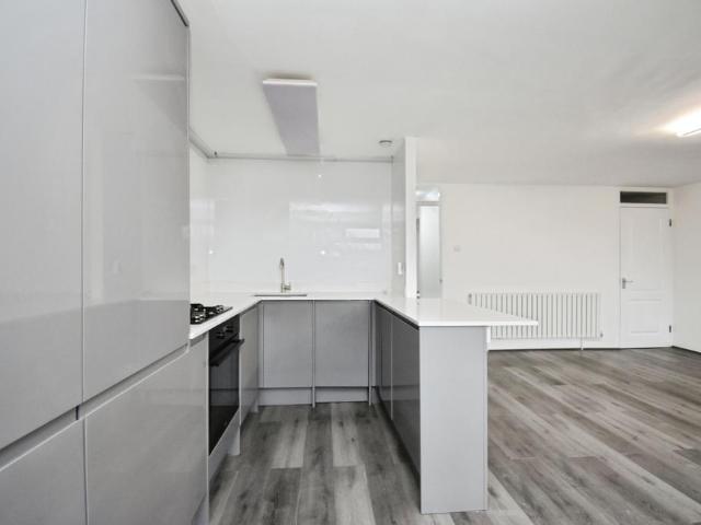 Damon Close Sidcup DA14 2 bed maisonette to rent £1,750 pcm £404 pw