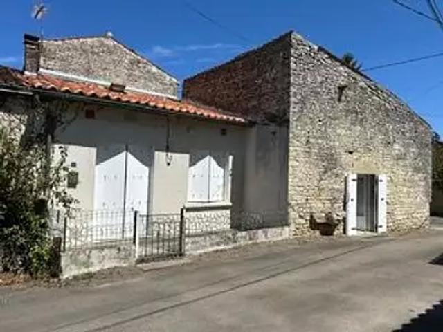 Dampierre sur Boutonne 17470 Achat / Vente maison 2 pièces t2 jardin terrasse