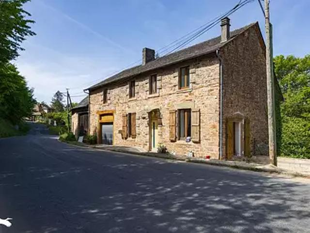 Dampniat 19360 Achat / Vente maison 3 pièces t3 au dernier étage parking