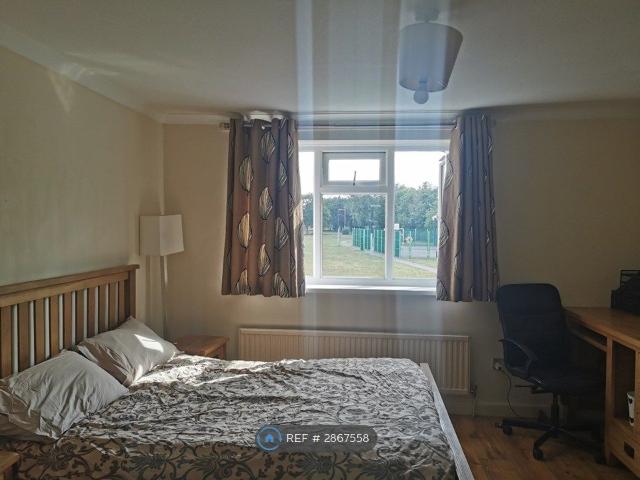 Damson Grove, Slough SL1, 3 bed flat to rent, £700 pcm | PrimeLocation