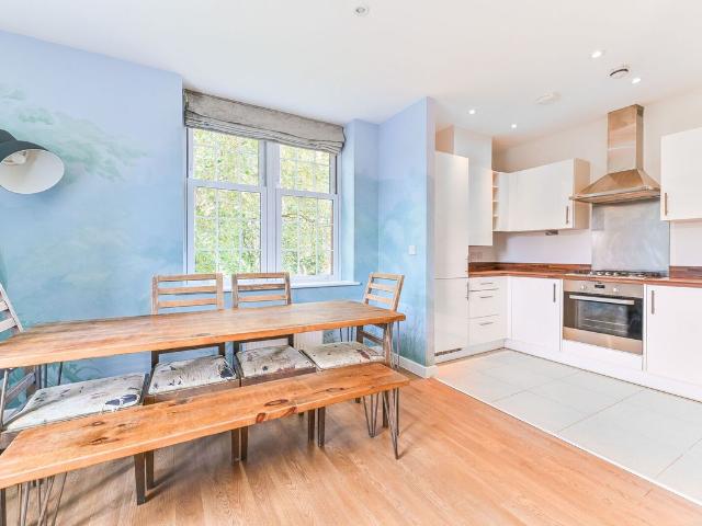 Damson Way, Sutton, Carshalton SM5, 2 bed flat to rent, £3,000 pcm | PrimeLocation