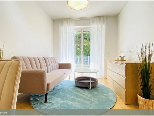 Danube Hills Kurzzeitvermietung: möblierte 2 Zimmer Wohnung mit Garten und Terrasse