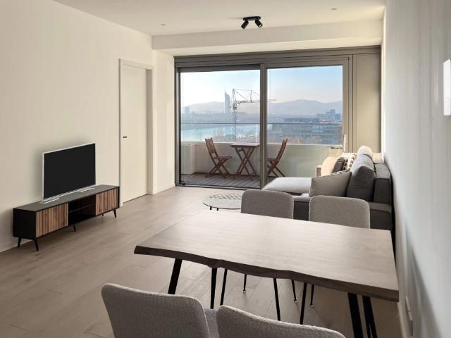 DANUBEFLATS Fully furnished apartment near Danube & VIC | Living at the highest level | Pool & Gym