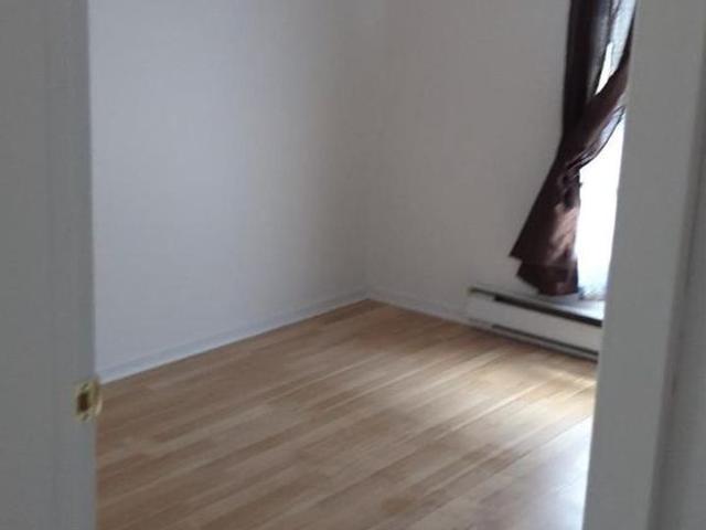 Danville – Appartement 3 1/2 à louer – Chauffé – Éclairé – Déneigé + Wi Fi
