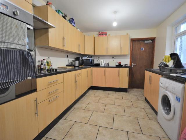 Danygraig Road, Port Tennant, Swansea 5 bed house to rent £2,300 pcm £531 pw