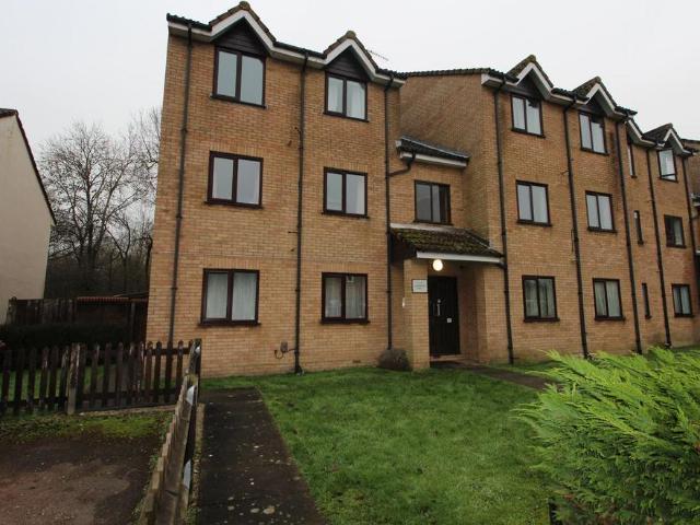 Danziger Way, Borehamwood WD6 1 bed apartment to rent £1,050 pcm £242 pw