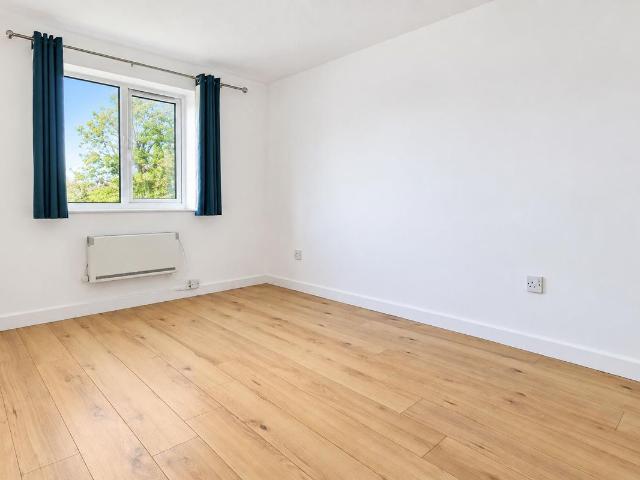 Danziger Way, Borehamwood WD6, 1 bed flat to rent, £1,200 pcm | PrimeLocation