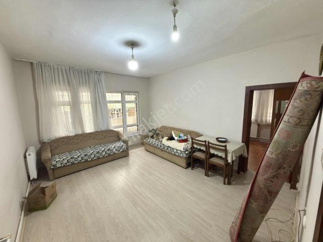 Danışment Göbekte Cadde Üzeri Balkonlu Giriş Kat Fırsatı!