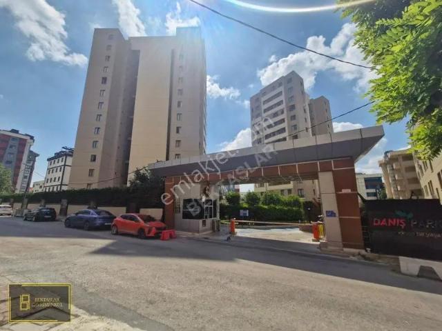 Danışparkta 12. Kat,adalar Ve Deniz Manzaralı,3+1 Rezidans Daire
