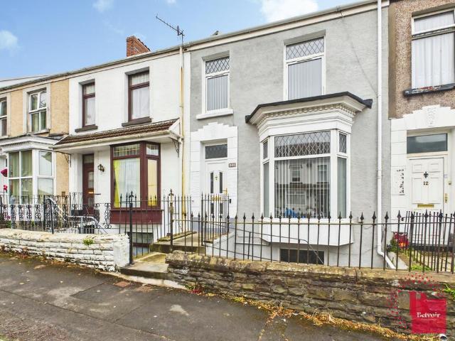 Dan Y Graig Road, Port Tennant. 3 bed maisonette to rent £900 pcm £208 pw