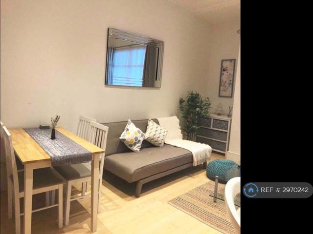 Danbury Street, London, N1 1 bed flat to rent £2,200 pcm £508 pw