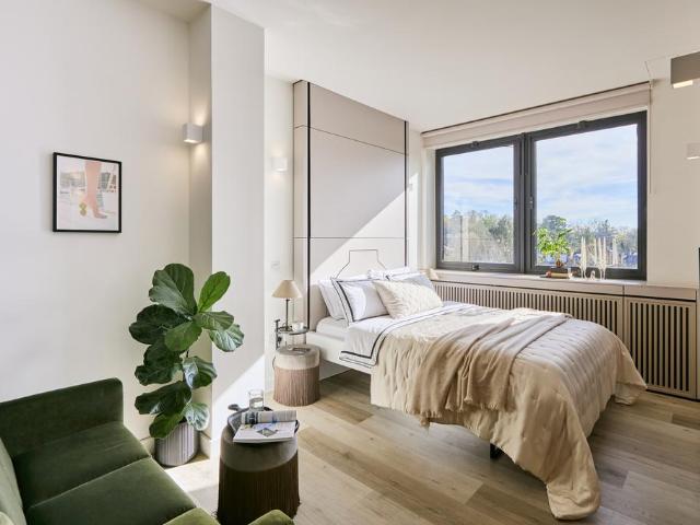 Dandi On The Hill, The Heights 59 65. Studio to rent £1,424 pcm £329 pw