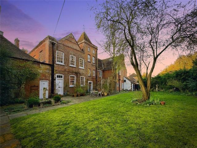 Dane Court Manor, School Road, Deal CT14 1 bed flat to rent £1,100 pcm £254 pw
