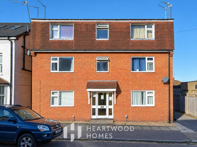 Dane Court College Road, St. Albans AL1, Studio to rent, £1,100 pcm | PrimeLocation