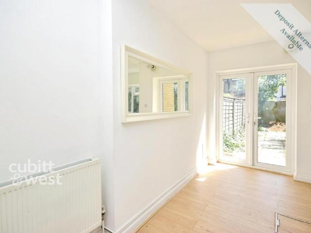 Dane Road Colliers Wood SW19 4 bed terraced house to rent £3,000 pcm £692 pw