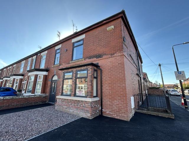 Dane Road, Sale M33, 2 bed flat to rent, £1,350 pcm | PrimeLocation