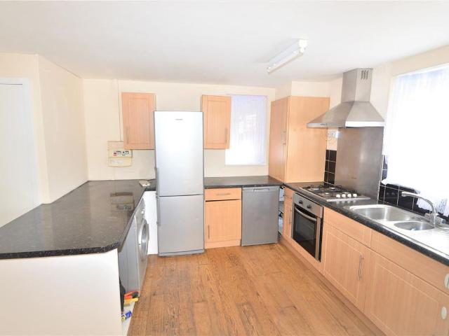 Danehurst Gardens, London IG4, 2 bed property to rent, £1,700 pcm | PrimeLocation